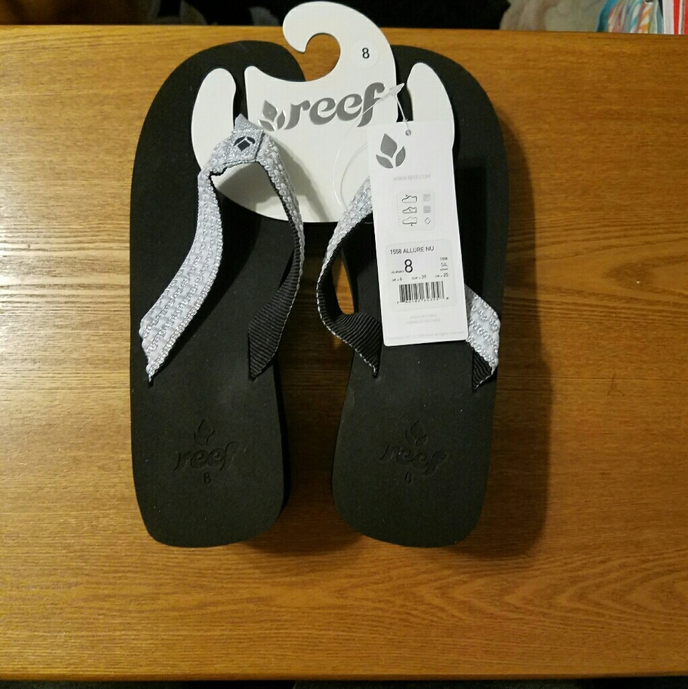 Reef NWT Womens Allure Black/Silver Wedge Size 8